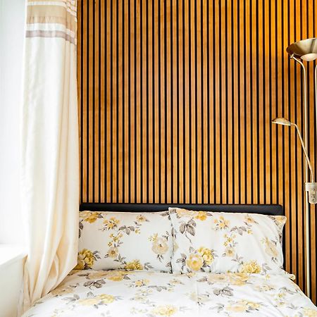 Earley Luxury Ensuite Room With Private Entrance Reading Kültér fotó